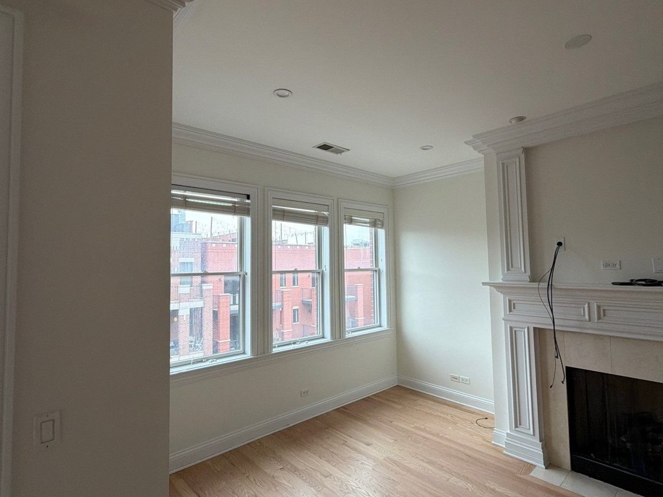 Living room windows and trim after repaint